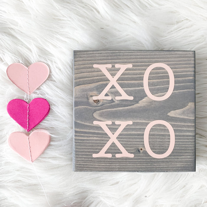 XOXO Mini Sign, XOXO Decor, Valentine's Day Decor, Valentine's Day Brunch, Valentine's Day Prop, Galentine's Day Brunch, Bridal Shower Decor
