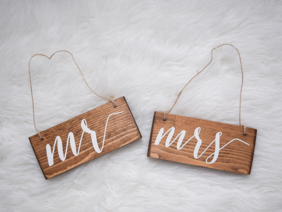 Mr & Mrs, Hanging Chair Signs, Wedding Chair Signs, Mr and Mrs Signs, Small Wedding Sign, Rustic Wedding, Mrs Sign, Bridal Shower, Mr Signs