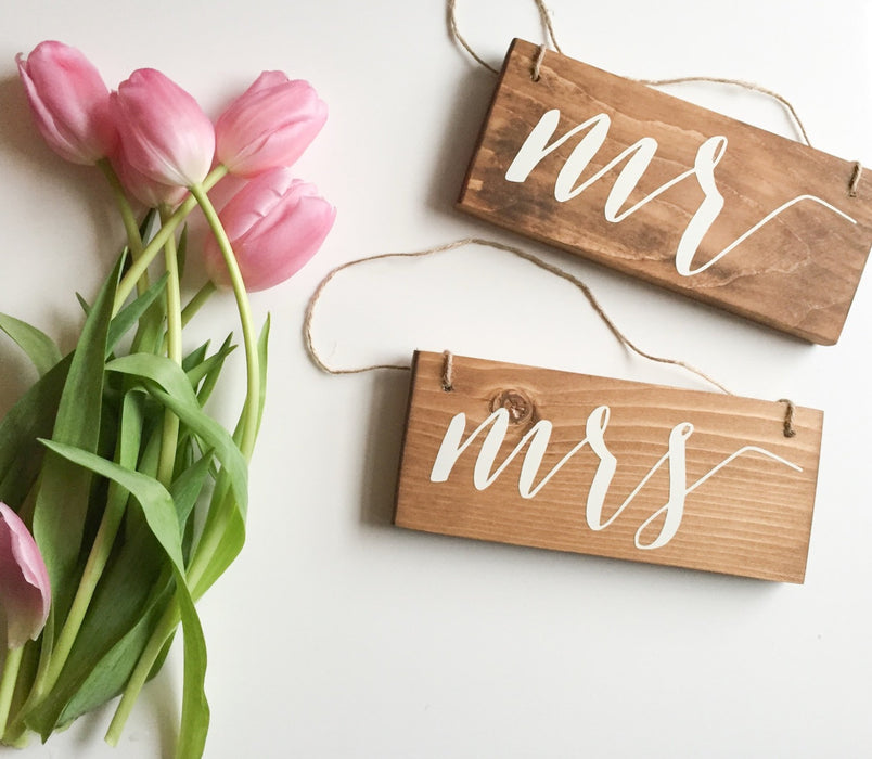 Mr & Mrs, Hanging Chair Signs, Wedding Chair Signs, Mr and Mrs Signs, Small Wedding Sign, Rustic Wedding, Mrs Sign, Bridal Shower, Mr Signs