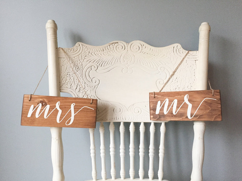 Mr & Mrs, Hanging Chair Signs, Wedding Chair Signs, Mr and Mrs Signs, Small Wedding Sign, Rustic Wedding, Mrs Sign, Bridal Shower, Mr Signs